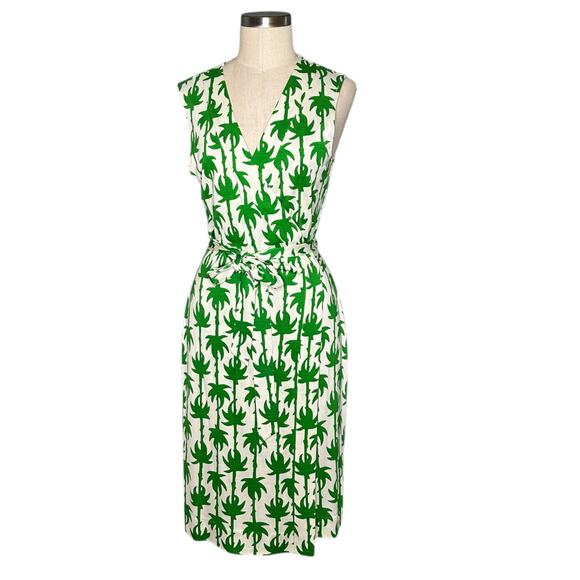 DVF DIANE VON FURSTENBERG Green Silk Yahzi Wrap Mini Dress Women's Size 10 - Picture 1 of 7